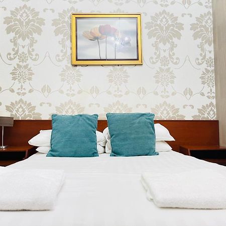 Trivelles Park Hotel Престон Экстерьер фото