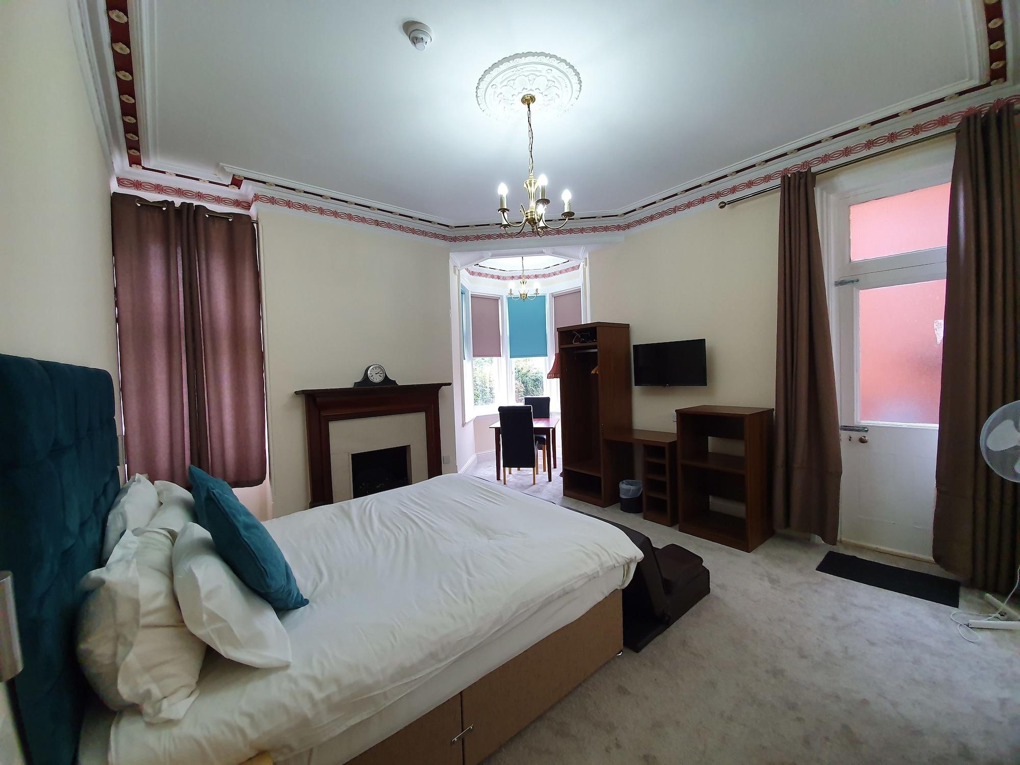 Trivelles Park Hotel Престон Экстерьер фото