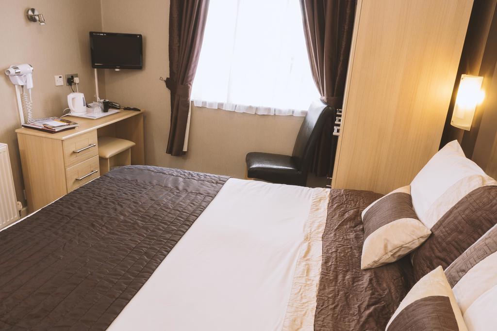 Trivelles Park Hotel Престон Экстерьер фото