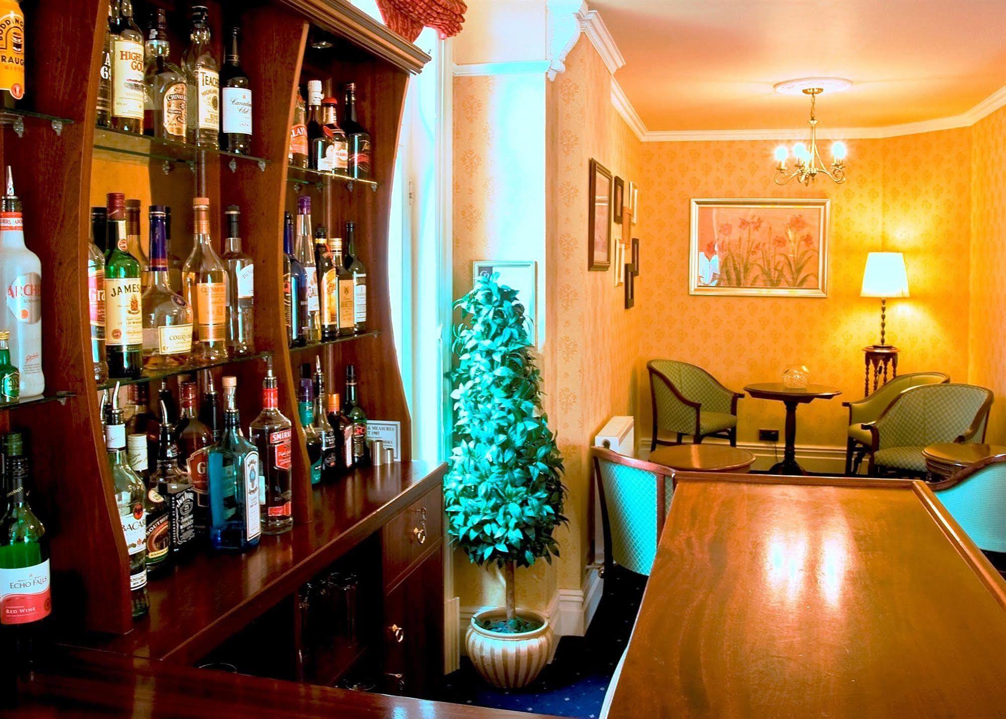 Trivelles Park Hotel Престон Экстерьер фото
